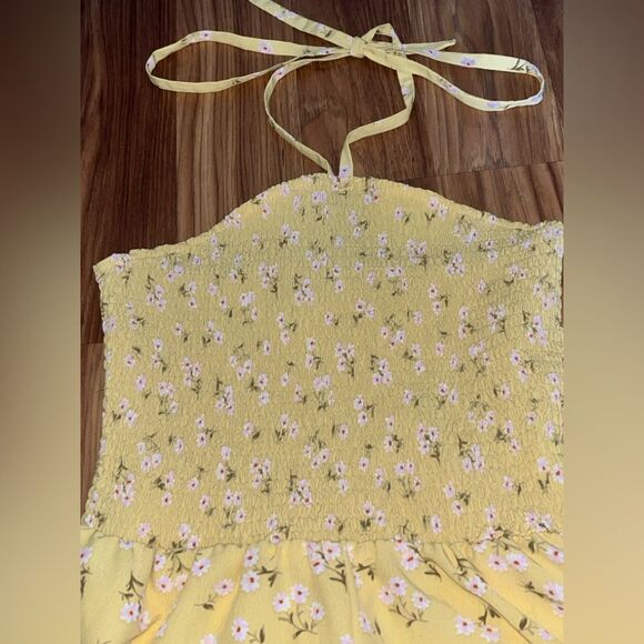 Lily Rose halter top romper smocked floral print buttery yellow Size M - Picture 6 of 6